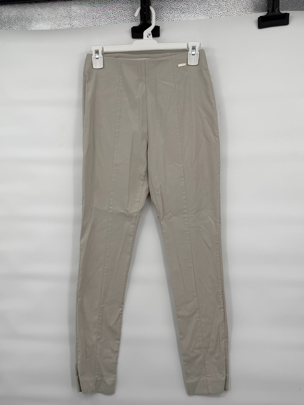 T Tahari light gray tan viscose nylon skinny pants